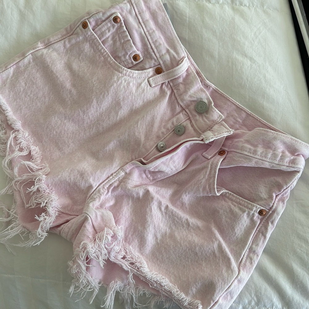 Light pink Levi vintage